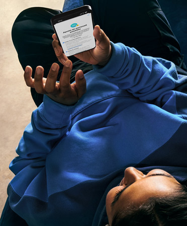 iPhone 15 Pro Max vu du dessus, l’interface affiche Santé, Apnée du sommeil