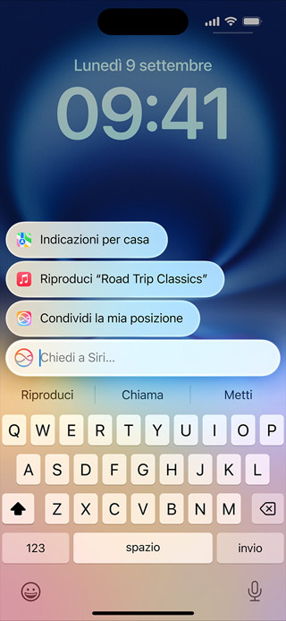 Un iPhone con le funzioni Siri e Scrivi a Siri riprogettate.