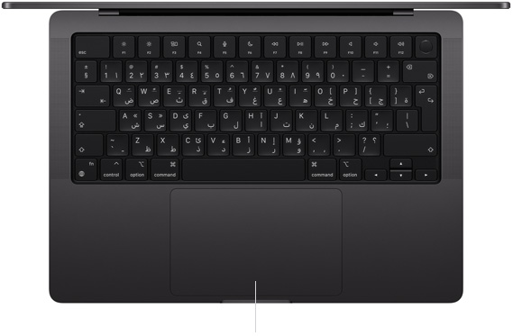 لقطة علوية لجهاز MacBook Pro مقاس 14 إنش‏ تبيّن لوحة التعقب التي تعمل بالضغط القوي وتقع أسفل لوحة المفاتيح