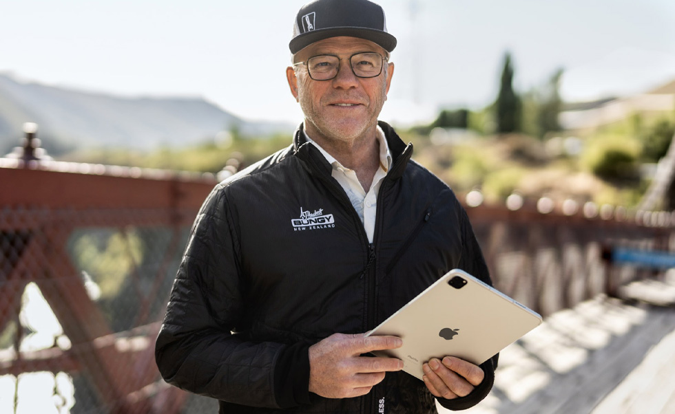 Henry van Asch é diretor administrativo e cofundador da AJ Hackett Bungy New Zealand.
