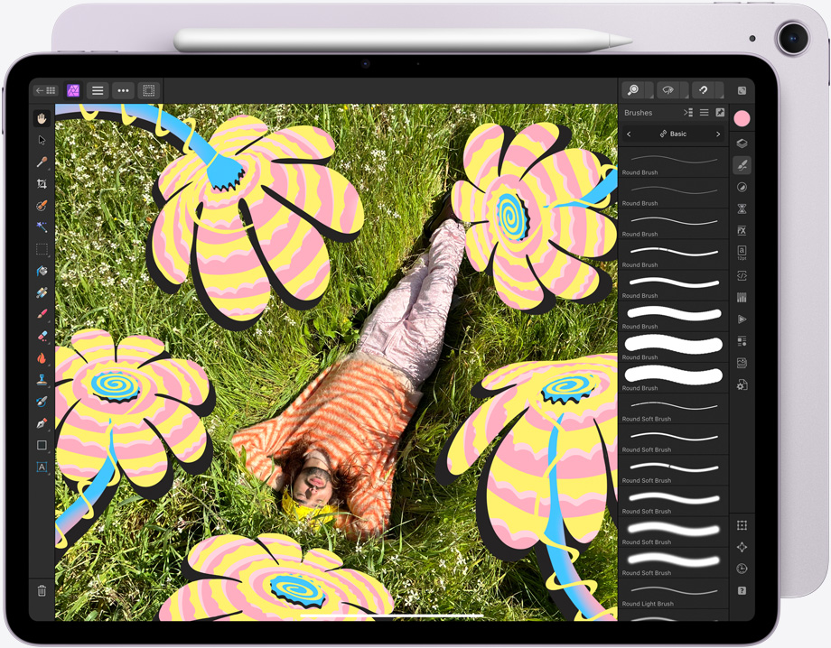 iPad Air بالوضع الأفقي يعرض صورة زاهية أثناء تعديلها